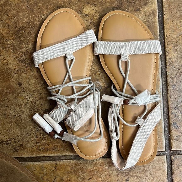 Old navy lace up sandals - size 7 - Picture 1 of 2
